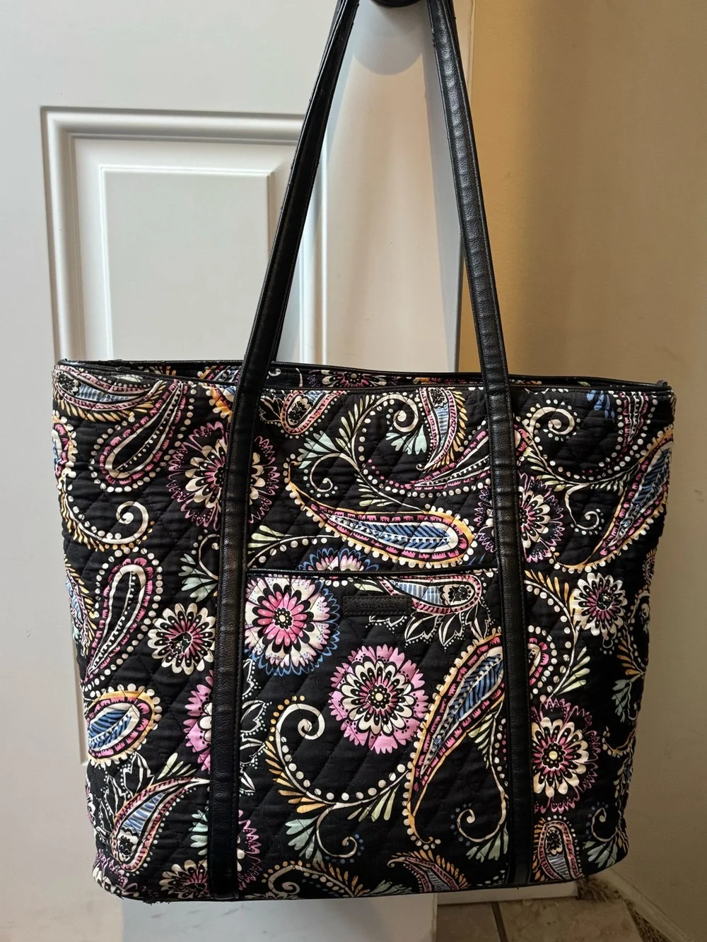 Vera Bradley Quilted Black Paisley Large Tote Bag w/leather trim (19”x14”x6”)